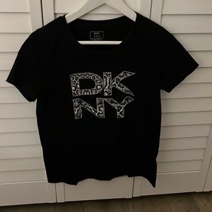 T-shirt black let me know for more information